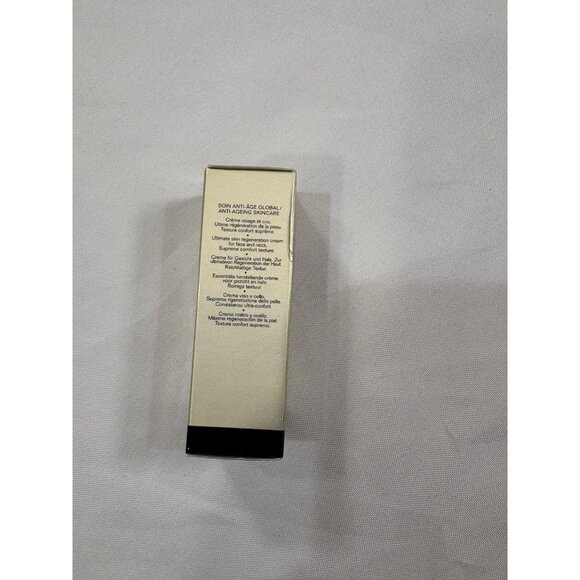 CHANEL Sublimage La Creme Ultimate Skin Regeneration Texture - 0.17oz - Picture 3 of 4